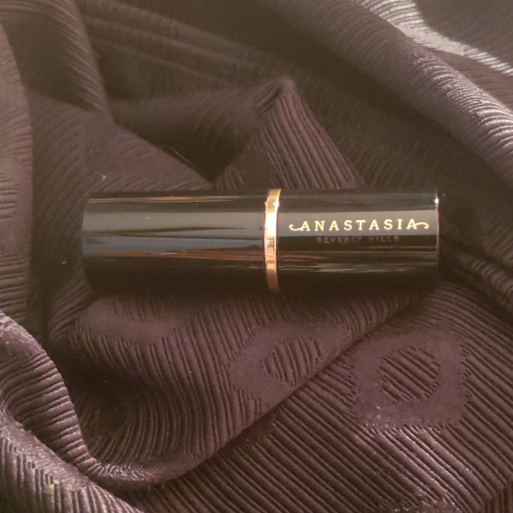 Contour Stick